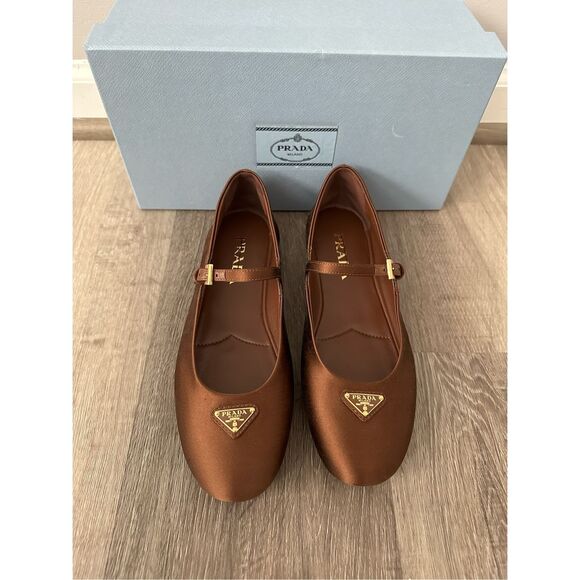 PRADA SATIN BALLERINAS SIZE 38 (8) $1050 - Picture 3 of 14